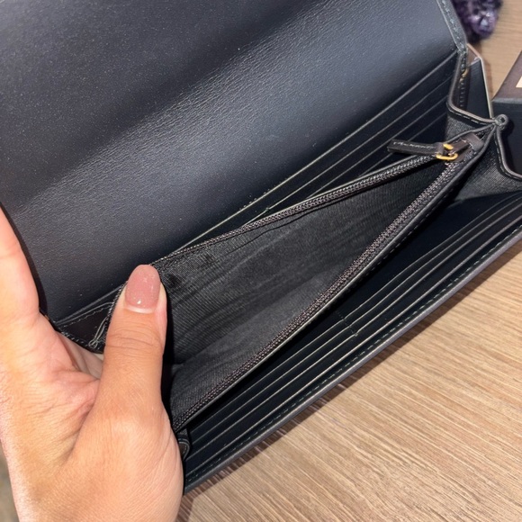 Gucci Black and Gold Leather Striped Wallet - Picture 10 of 13